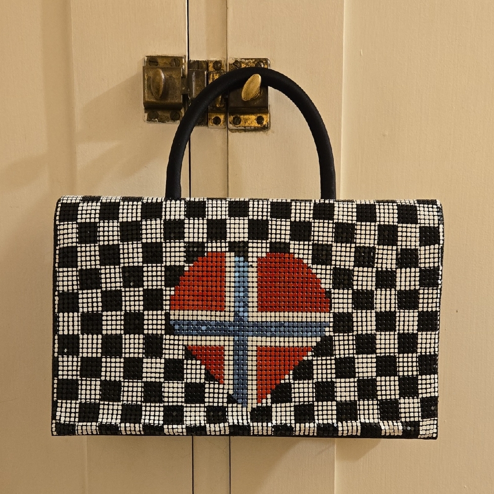 NWT Laila Norway themed shoulder/clutch metal mesh bag